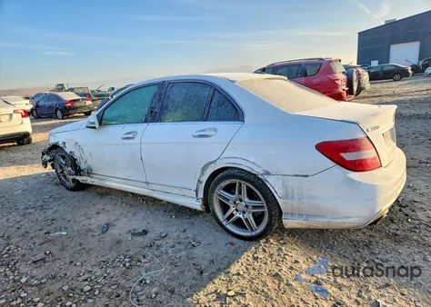 2014 Mercedes-Benz C 300 4Matic z USA, uszkodzony, nr VIN WDDGF8AB5EG204292